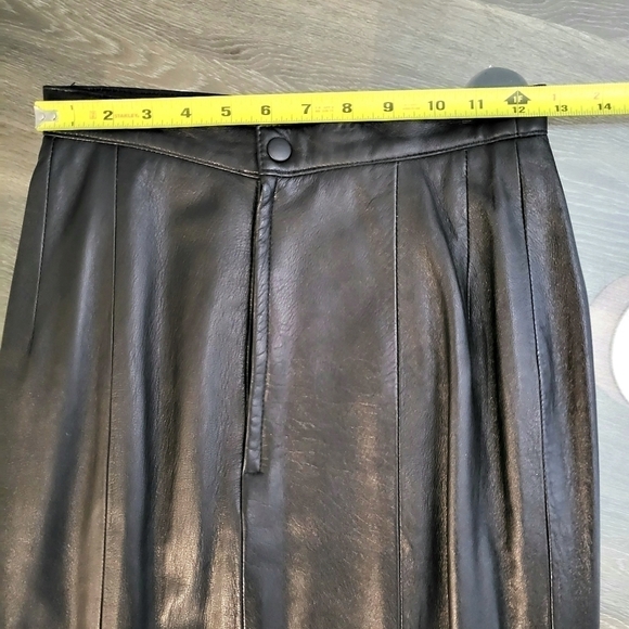 Vintage | Black Leather Skirt - Picture 8 of 9